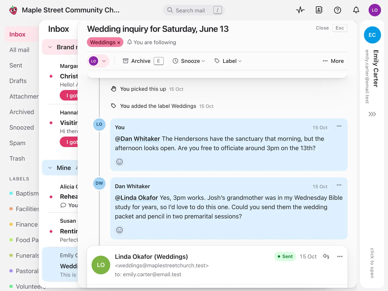 A Jelly conversation about a wedding enquiry, showing internal notes between two team members above the reply sent to the customer